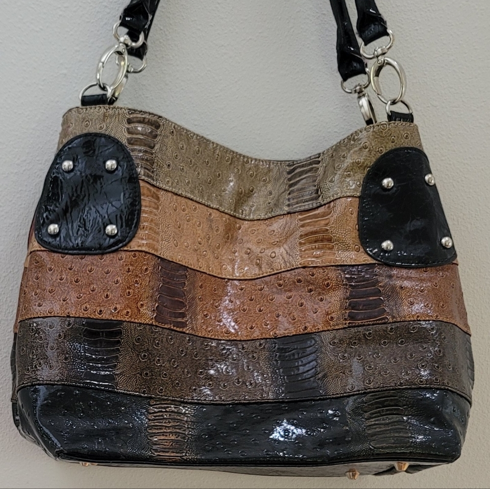 Multicolor Earth Tones Zipper Divided 4 Interior Pockets 0 Exterior Pocket